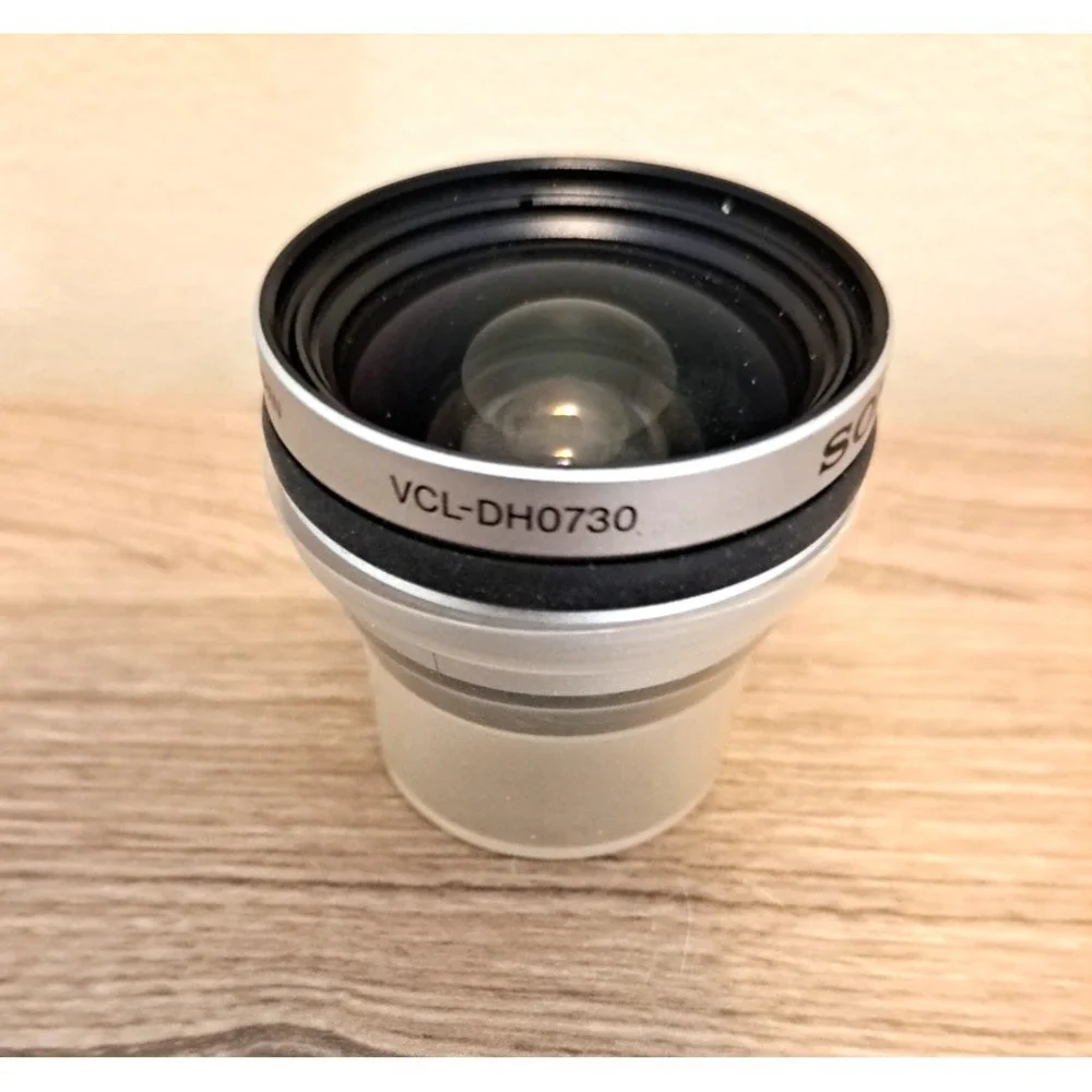 Sony VCL-DH0730 Wide Conversion Lens (x0.7) | For Cyber-shot Digital Cameras